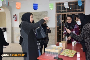 پخش سرودهای انقلابی  و آذین بندی فضای آموزشکده، همزمان با دهه مبارک فجر و پیروزی شکوهمن انقلاب 8